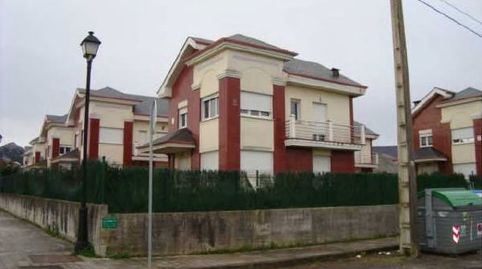 Solvia Inmobiliaria  Chalet independiente CastroUrdiales