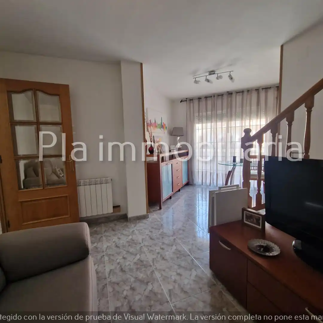 Sala de estar de Dúplex en venta en Sant Boi de Llobregat con Terraza, Amueblado y Horno