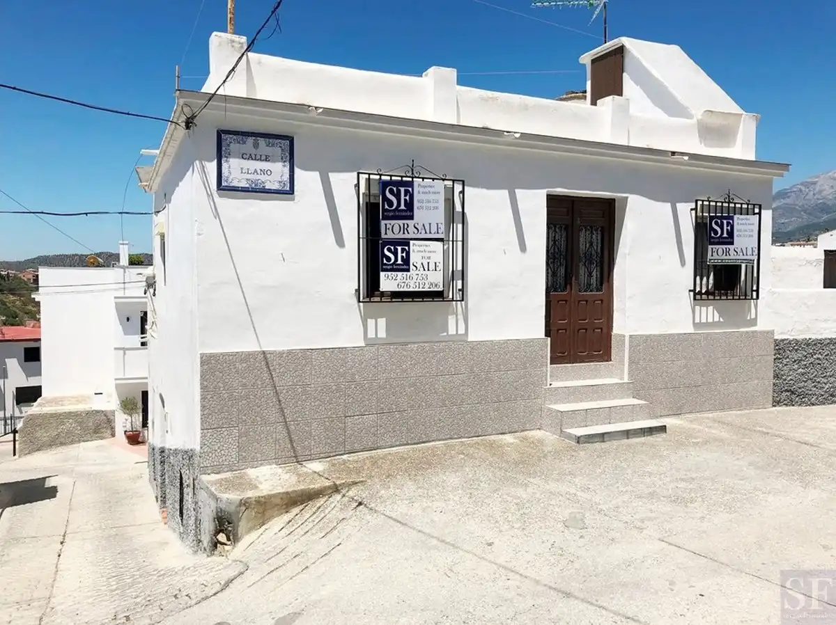 Adossat en venda a Cómpeta
