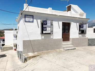 Adossat en venda a Cómpeta