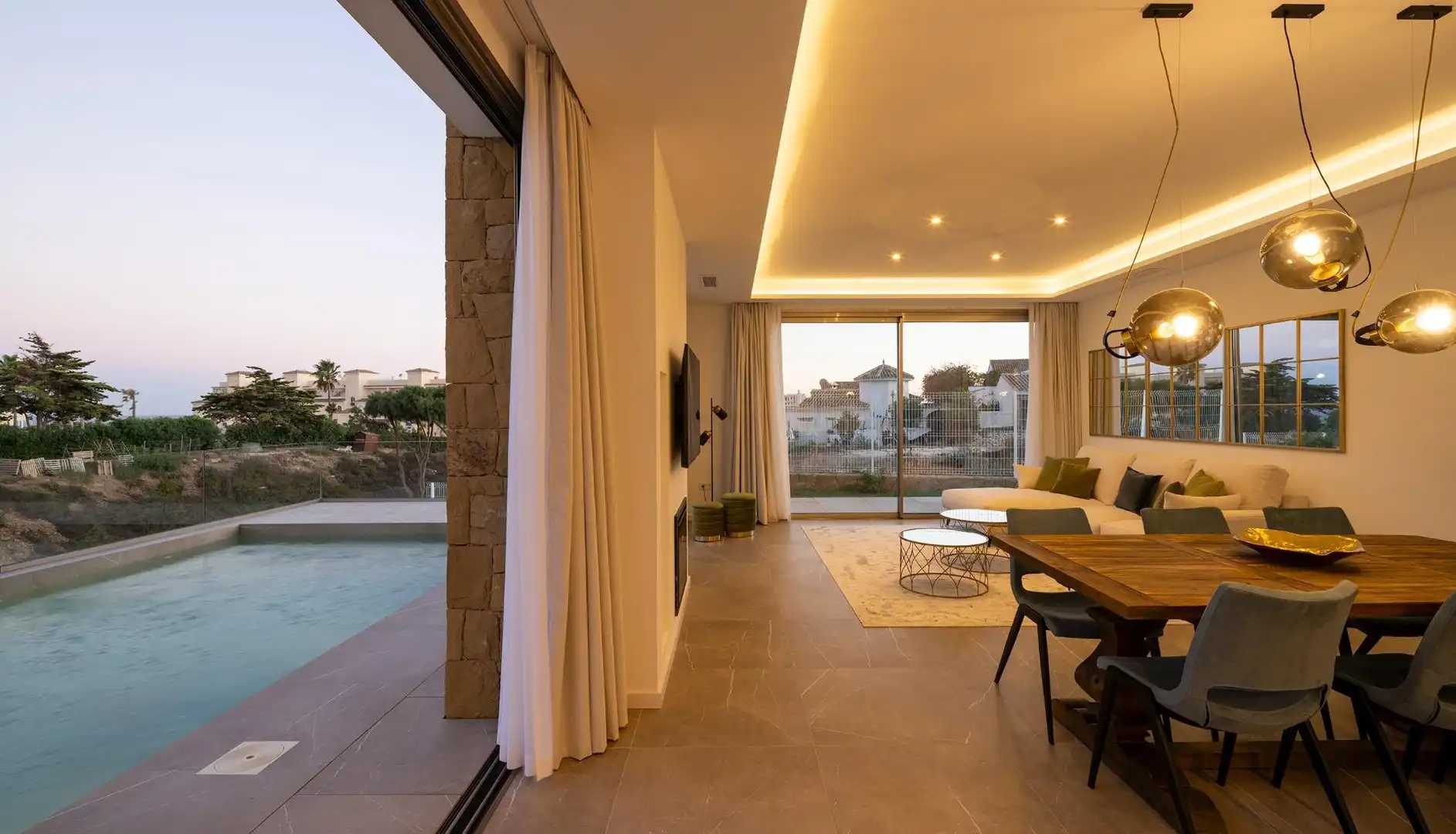Detached house with pool for sale in El Faro de Calaburra - Chaparral, imagen 6