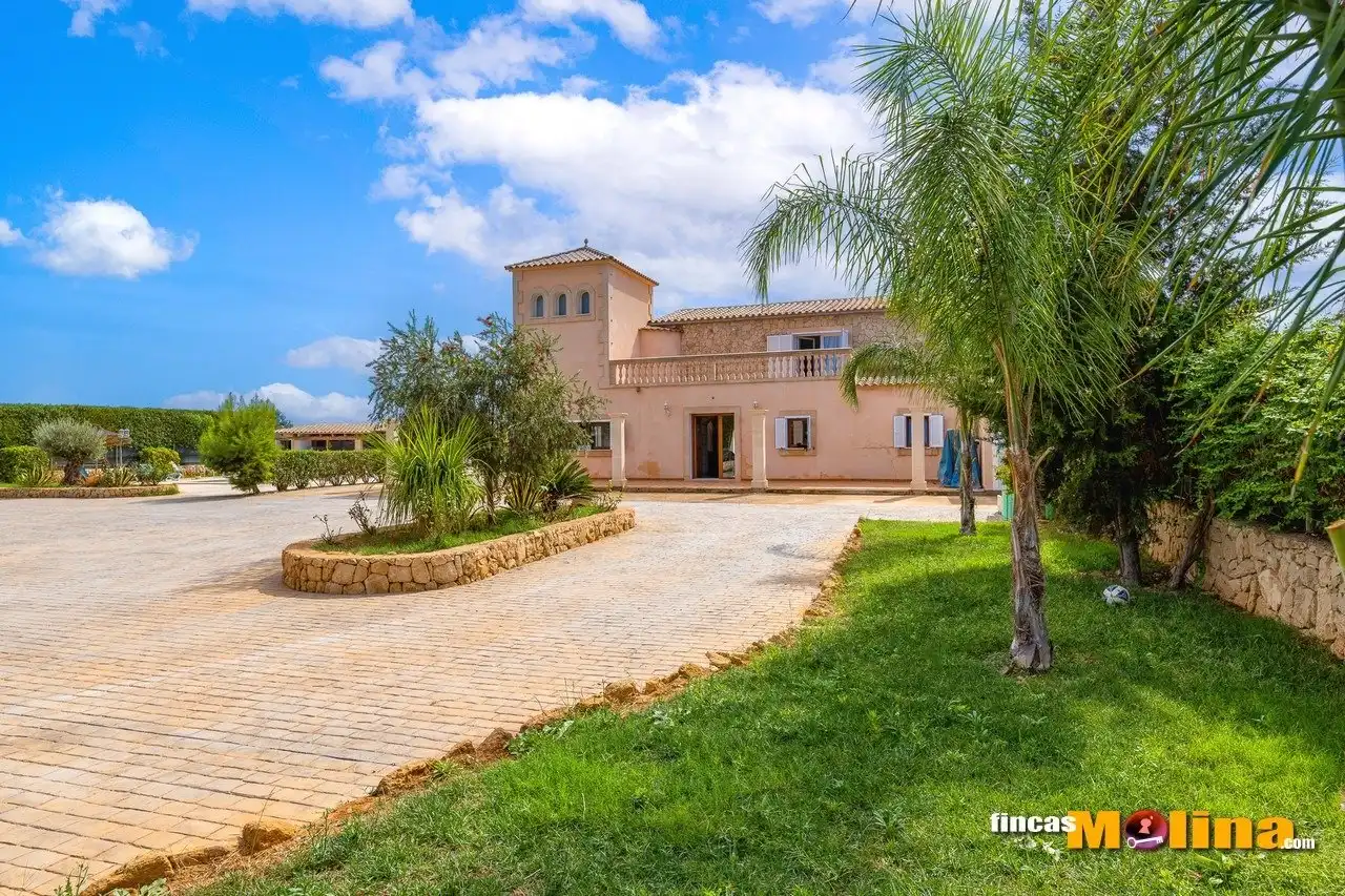 Exterior view of Houses for sale in  Palma de Mallorca  with Air Conditioner, Private garden and Terrace