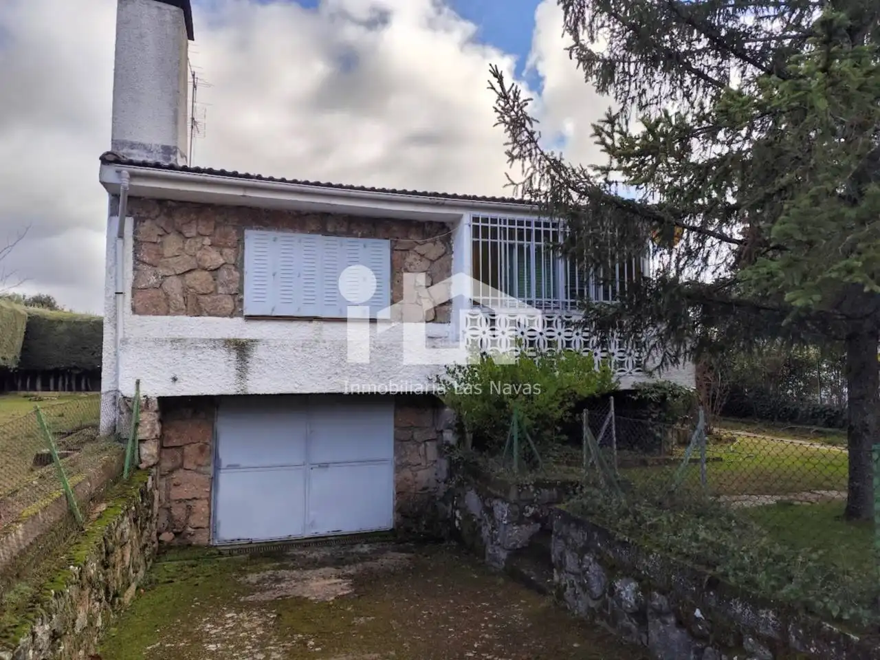 Vista exterior de Casa o chalet en venta en Navalperal de Pinares con Calefacción, Jardín privado y Terraza