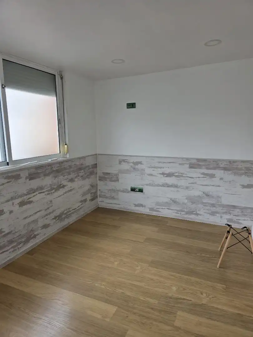 Habitación de Ático en venta en L'Hospitalet de Llobregat con Aire acondicionado, Calefacción y Terraza