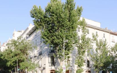 Vista exterior de Pis en venda en  Madrid Capital amb Aire condicionat, Calefacció i Forn