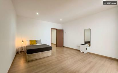 Bedroom of Flat to share in  Barcelona Capital  with Air Conditioner and Terrace