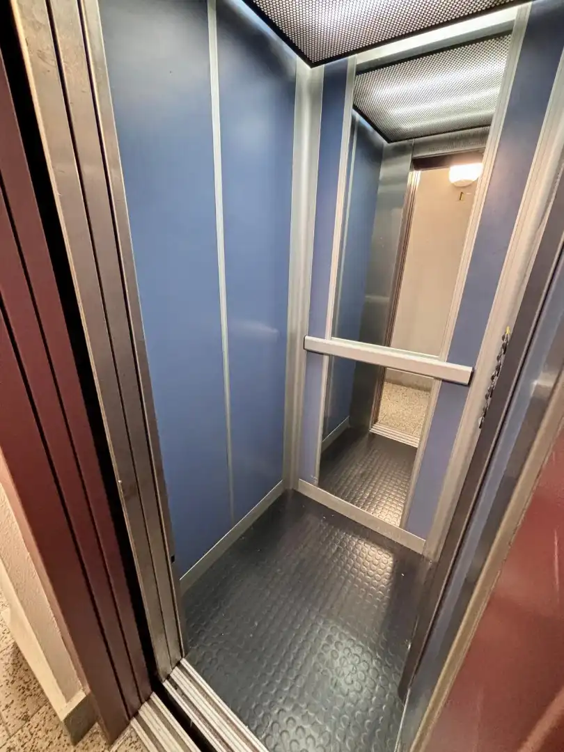 Piso en venta en Gijón  con Calefacción, Parquet y Amueblado