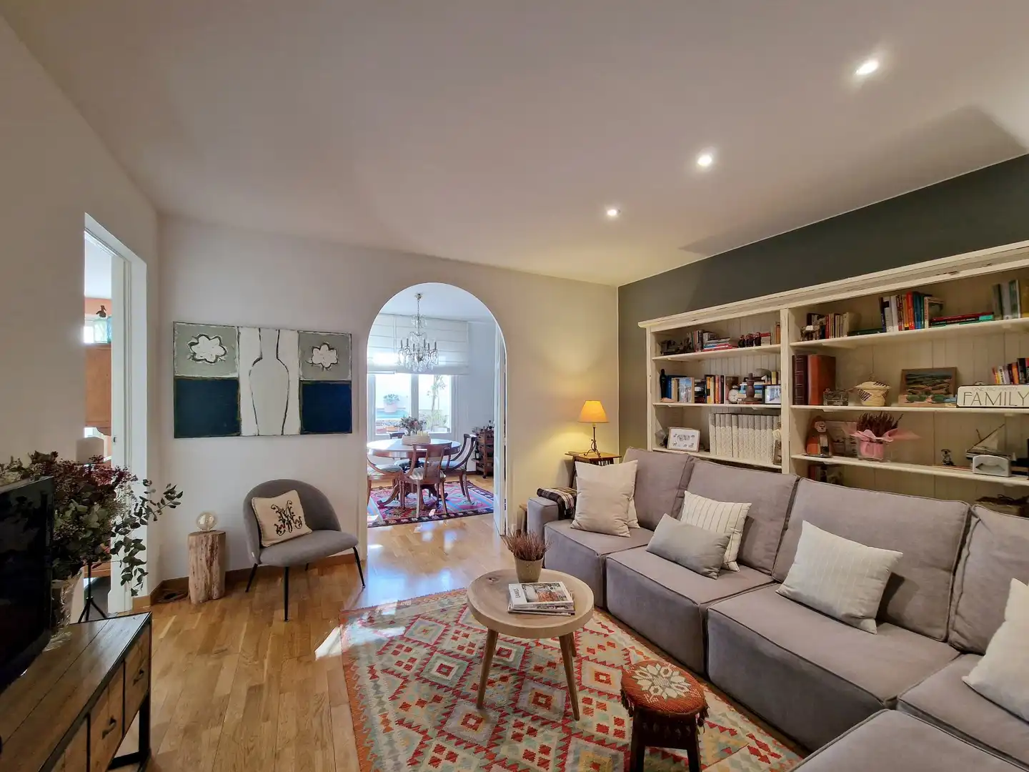 Living room of Flat for sale in Girona  with Air Conditioner, Heating and Terrace