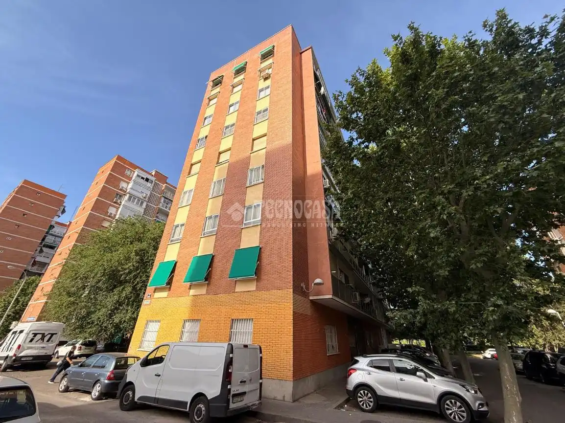 Außenansicht von Wohnung zum Verkauf in Madrid mit Klimaanlage, Heizung und Parkett