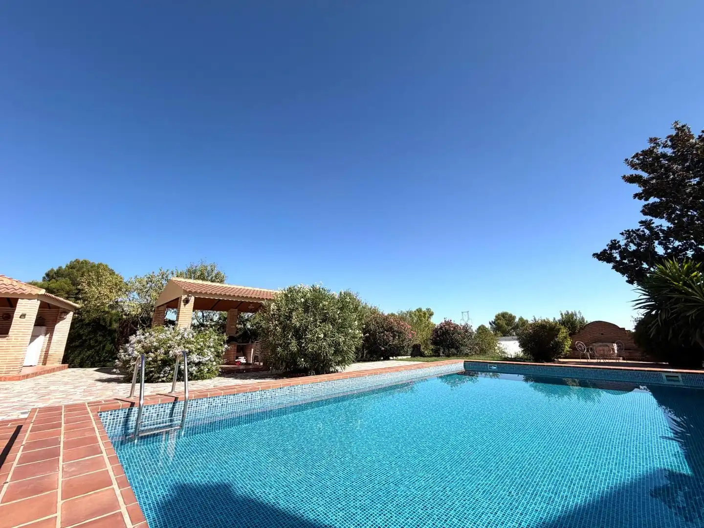 Piscina de Casa o xalet en venda en Antequera amb Jardí privat, Terrassa i Traster
