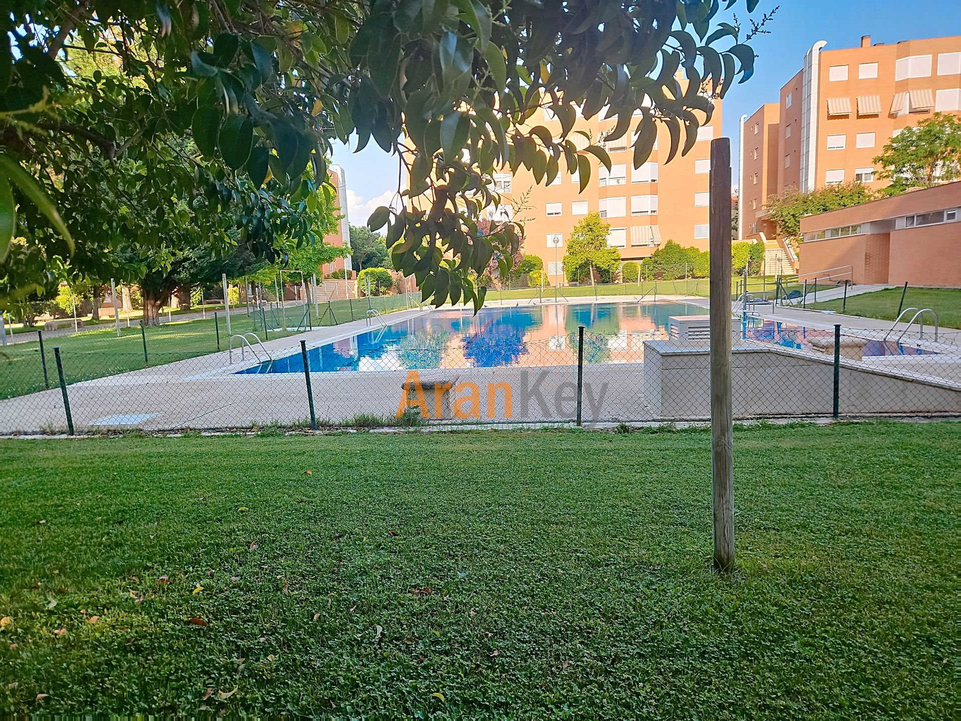 Swimming pool of Flat for sale in Aranjuez  with Air Conditioner, Heating and Private garden