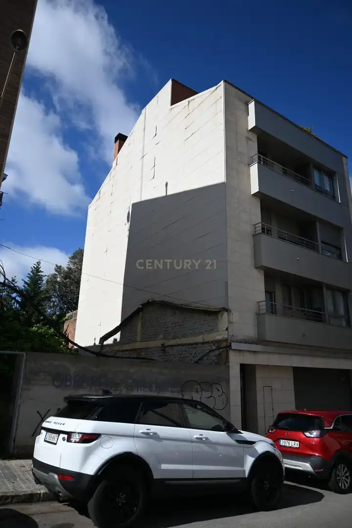Außenansicht von Residential zum Verkauf in Manresa