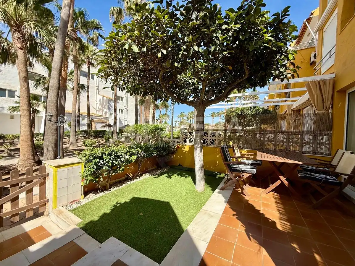 Garten von Erdgeschoss zum Verkauf in Roquetas de Mar mit Privatgarten, Möbliert und Gemeinschaftspool