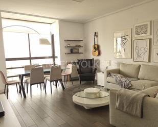 Sala d'estar de Apartament de lloguer en  Madrid Capital amb Aire condicionat, Calefacció i Jardí privat