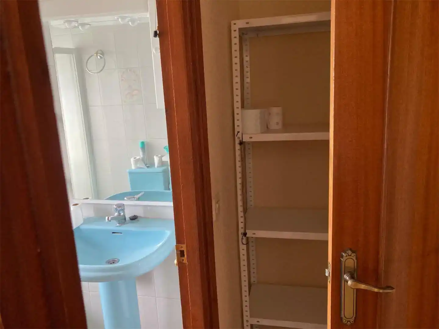 Baño de Piso en venta en Caniles con Amueblado y Balcón