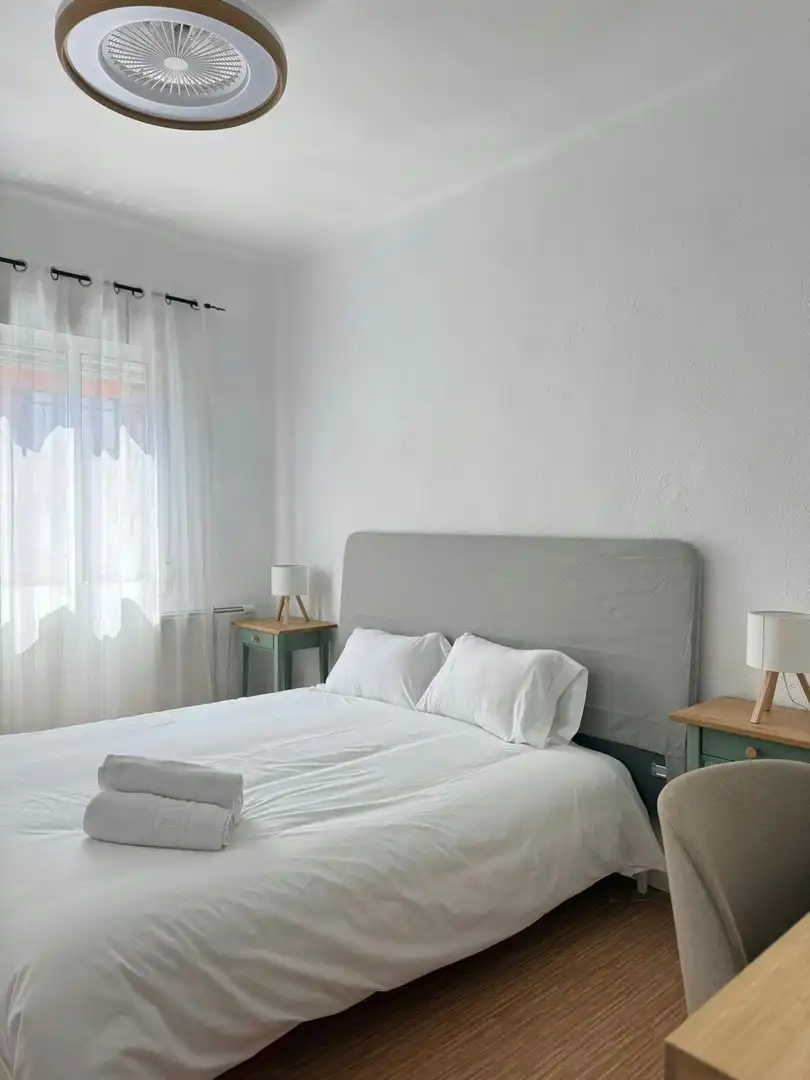 Bedroom of Flat for rent in Madrid  with Air Conditioner, Heating and Furnished