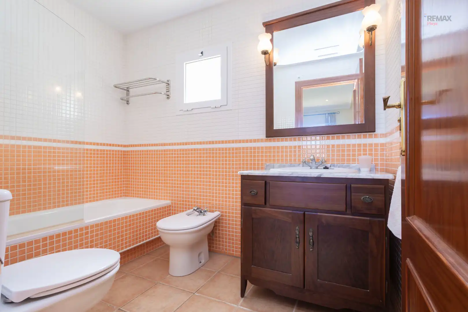 Bathroom of Attic for sale in Las Salinas