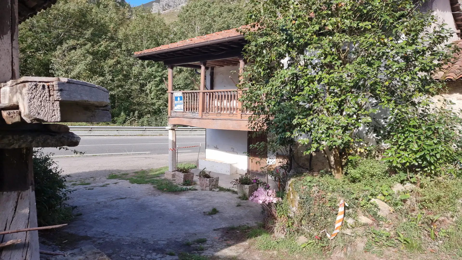 Vista exterior de Casa adosada en venta en Amieva con Calefacción, Jardín privado y Terraza