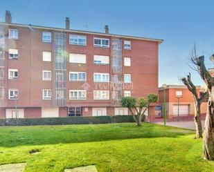 Exterior view of Flat for sale in Palencia Capital  with Heating, Parquet flooring and Storage room