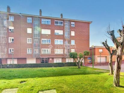 Exterior view of Flat for sale in Palencia Capital  with Heating, Parquet flooring and Storage room