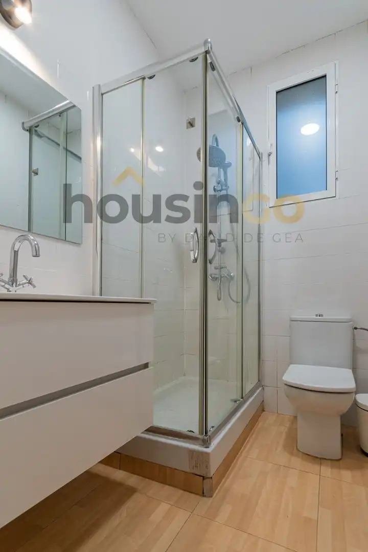 Baño de Piso de alquiler en Madrid con Aire acondicionado, Calefacción y Amueblado