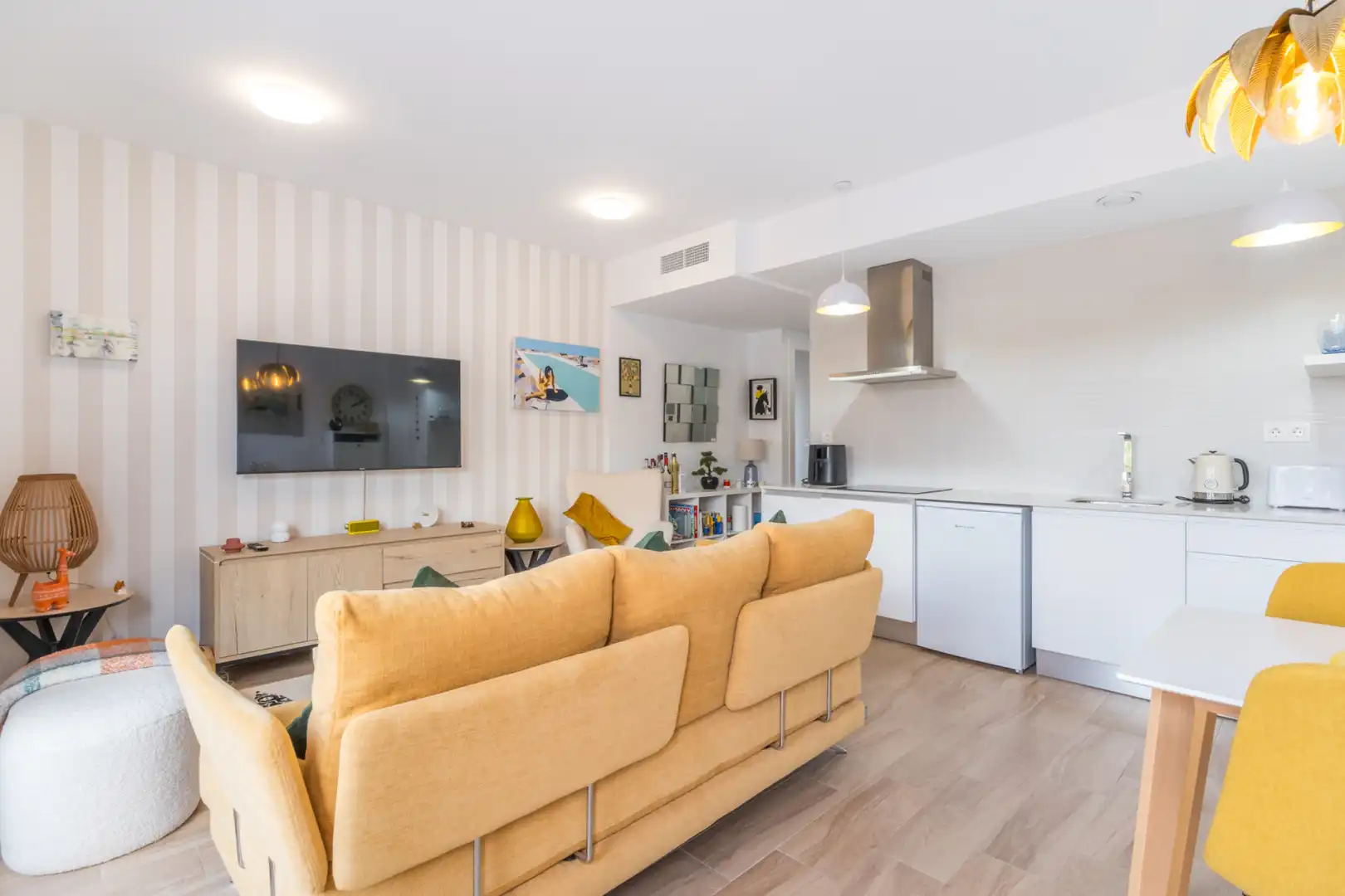 Sala d'estar de Casa adosada en venda en Santa Pola amb Aire condicionat, Calefacció i Moblat