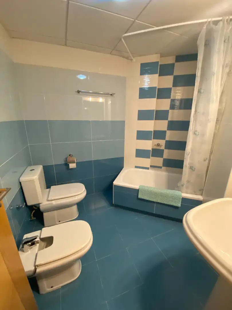 Baño de Piso de alquiler en Málaga con Aire acondicionado, Terraza y Trastero
