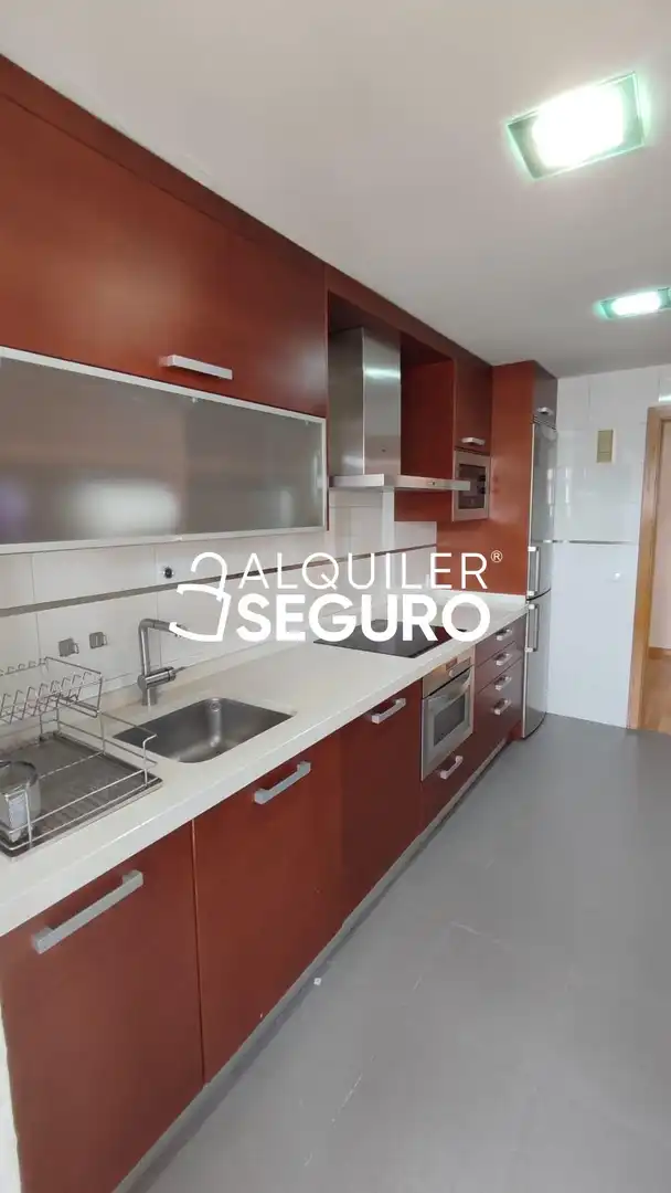Kitchen of Flat for rent in Madrid  with Air Conditioner, Heating and Terrace