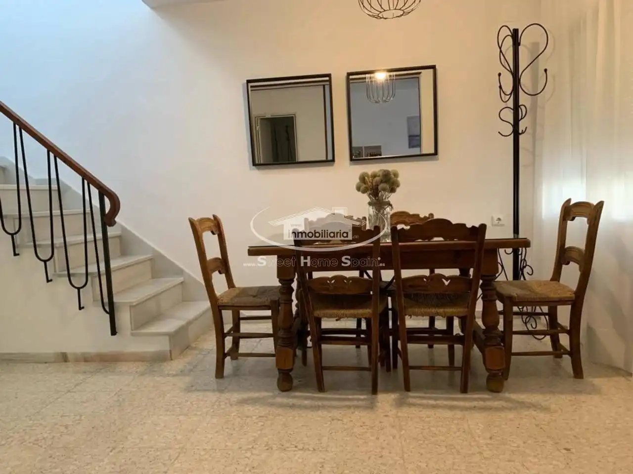 Menjador de Casa adosada en venda en Sanlúcar de Barrameda amb Aire condicionat, Terrassa i Moblat