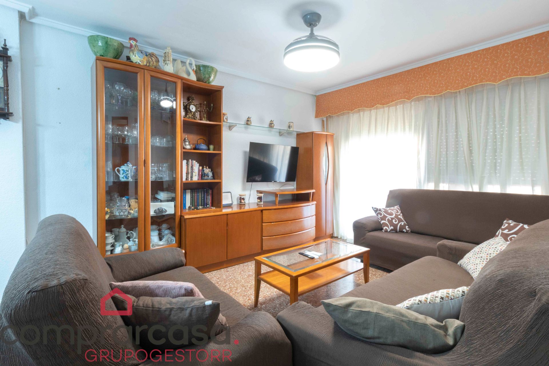 Living room of Flat for sale in Torrent  with Air Conditioner, Oven and Balcony