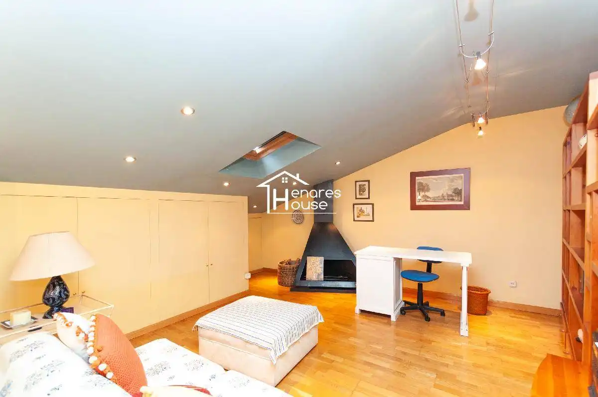 Dúplex en venta en Alcalá de Henares con Aire acondicionado, Calefacción y Parquet