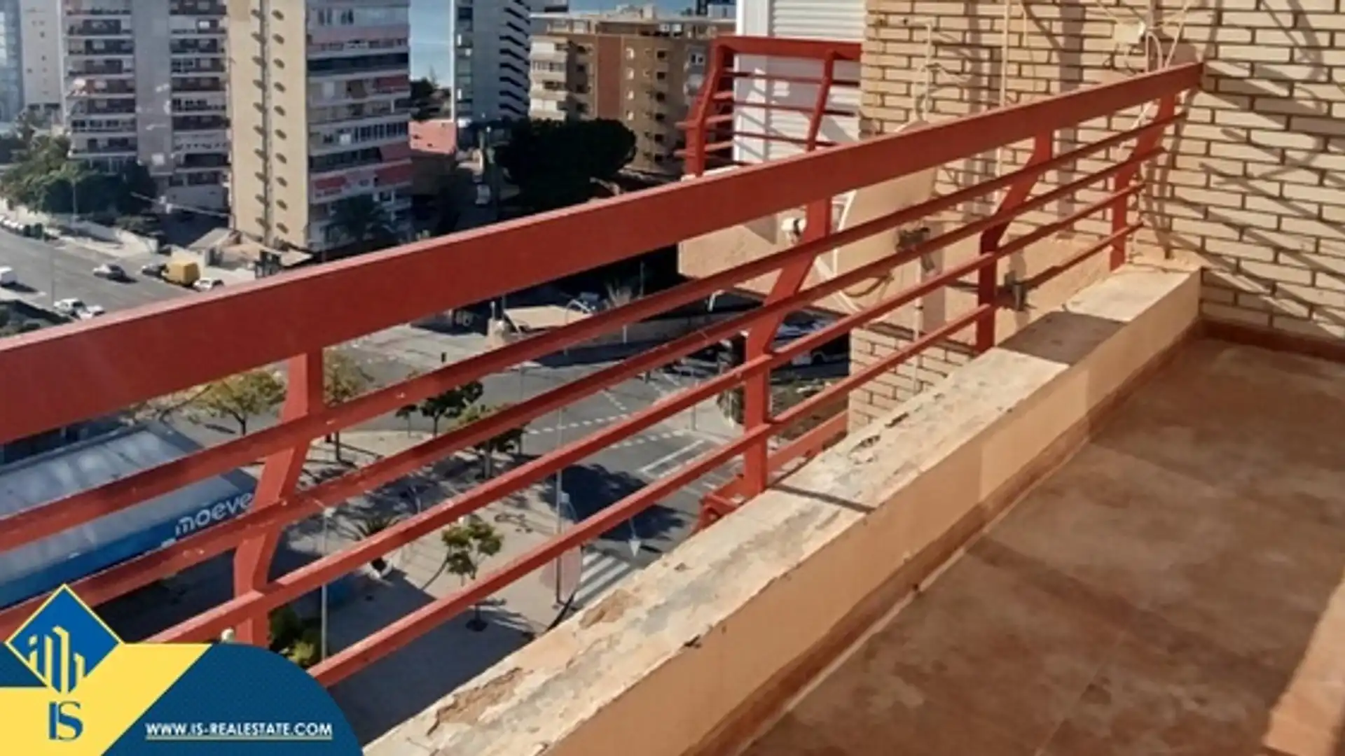 Terraza de Piso en venta en Alicante / Alacant con Terraza y Amueblado