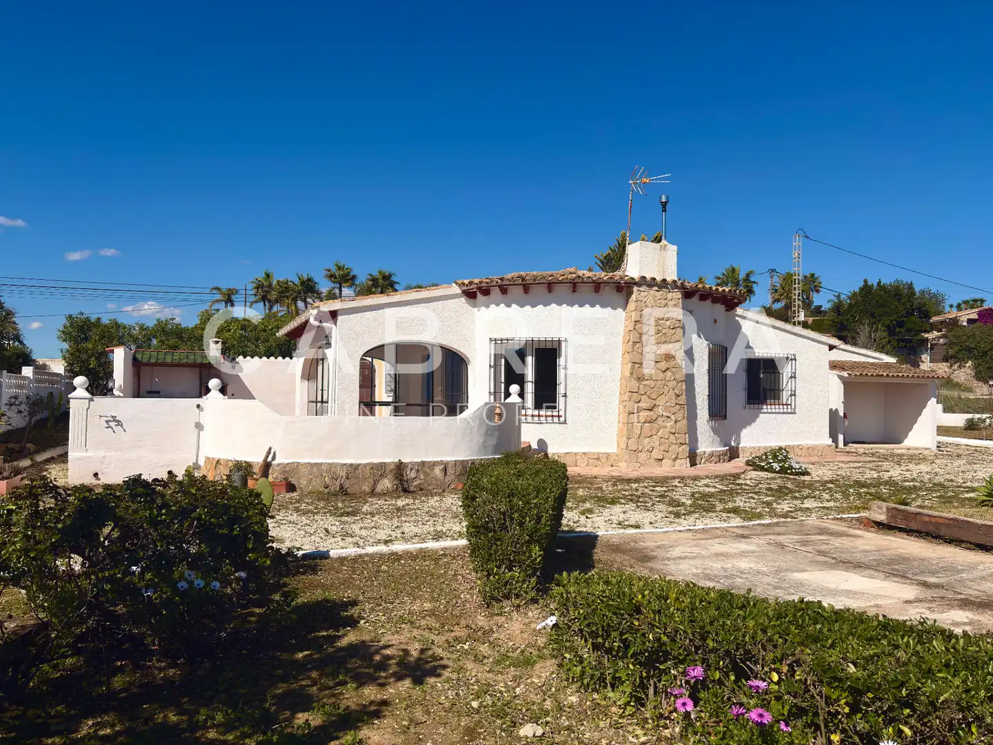 Vista exterior de Casa o xalet en venda en Benissa amb Calefacció, Jardí privat i Parquet