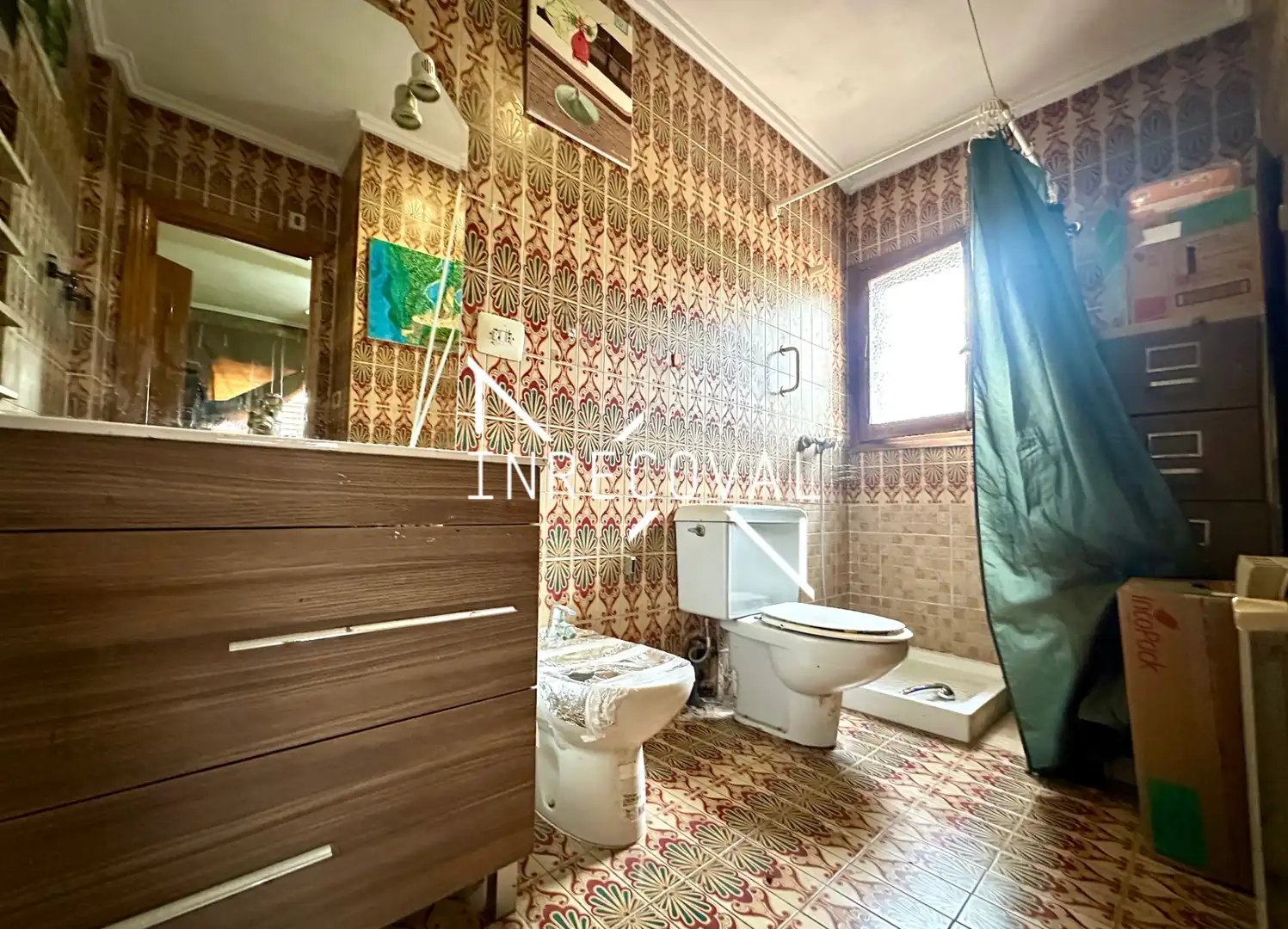 Badezimmer von Haus oder Chalet zum Verkauf in Paterna mit Klimaanlage, Heizung und Privatgarten