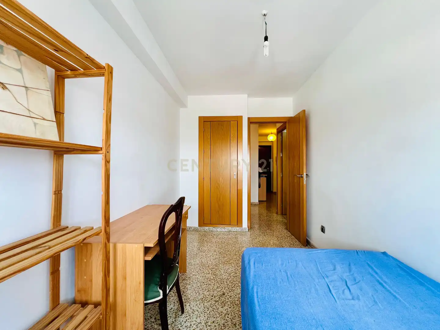 Bedroom of Flat for rent in Granada  with Air Conditioner, Oven and Washing machine