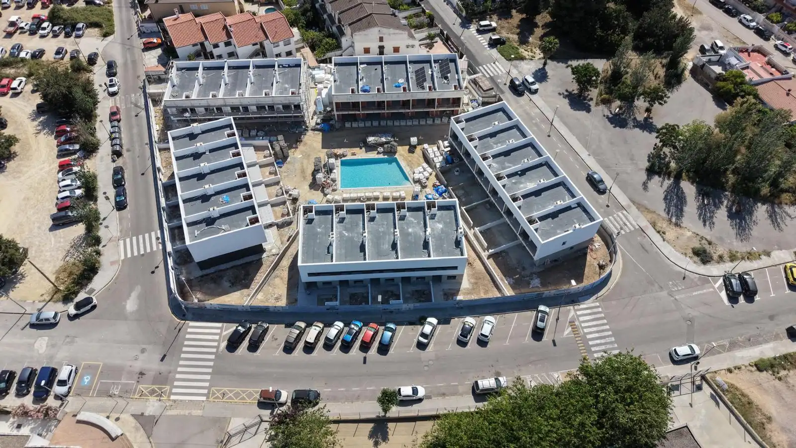 Außenansicht von Einfamilien-Reihenhaus zum Verkauf in El Vendrell mit Klimaanlage, Heizung und Privatgarten