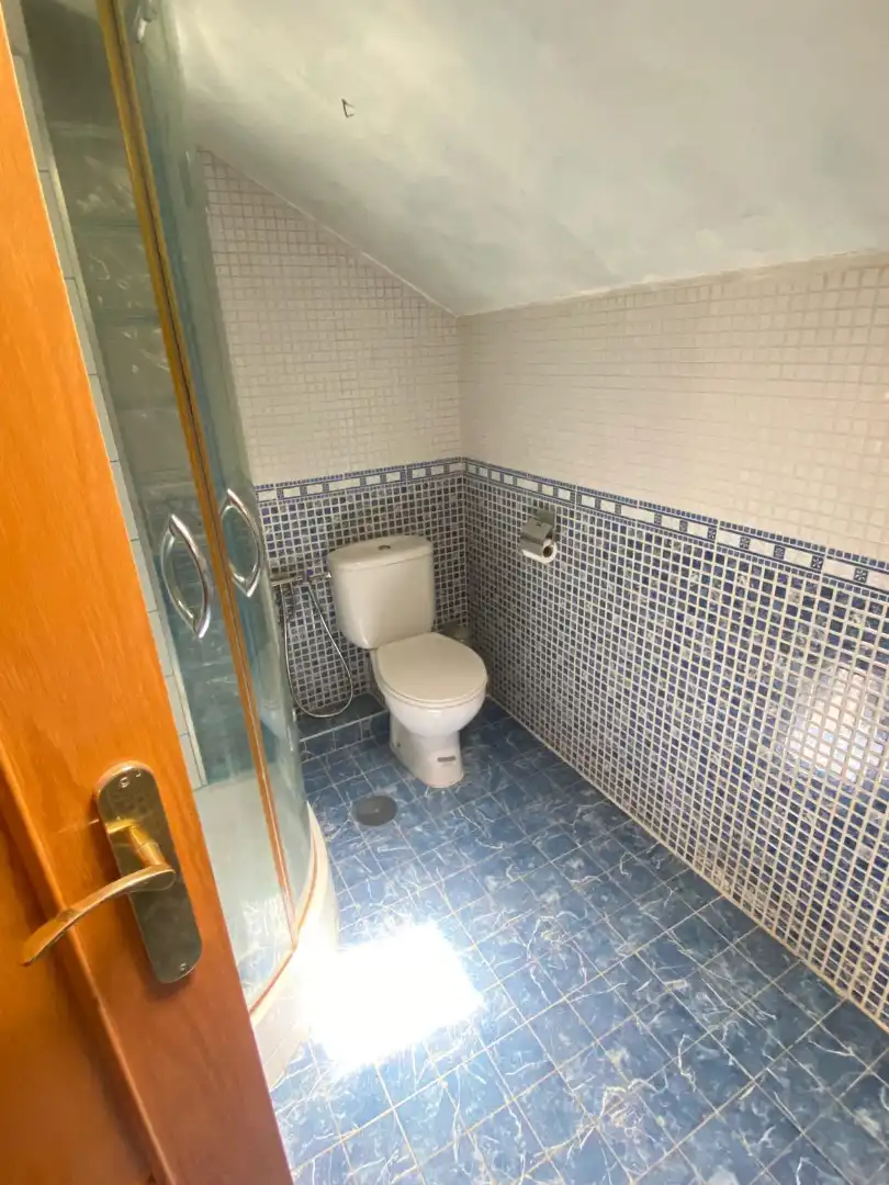 Baño de Dúplex en venta en Fuenlabrada con Aire acondicionado, Calefacción y Trastero