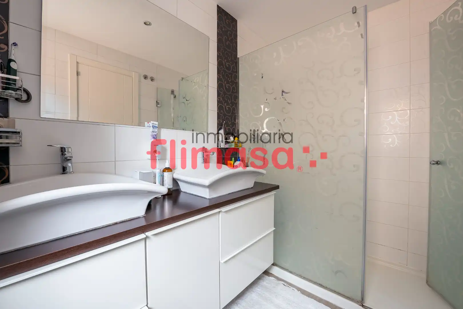 Bathroom of Detached homes for sale in Villaviciosa de Odón  with Air Conditioner, Heating and Terrace
