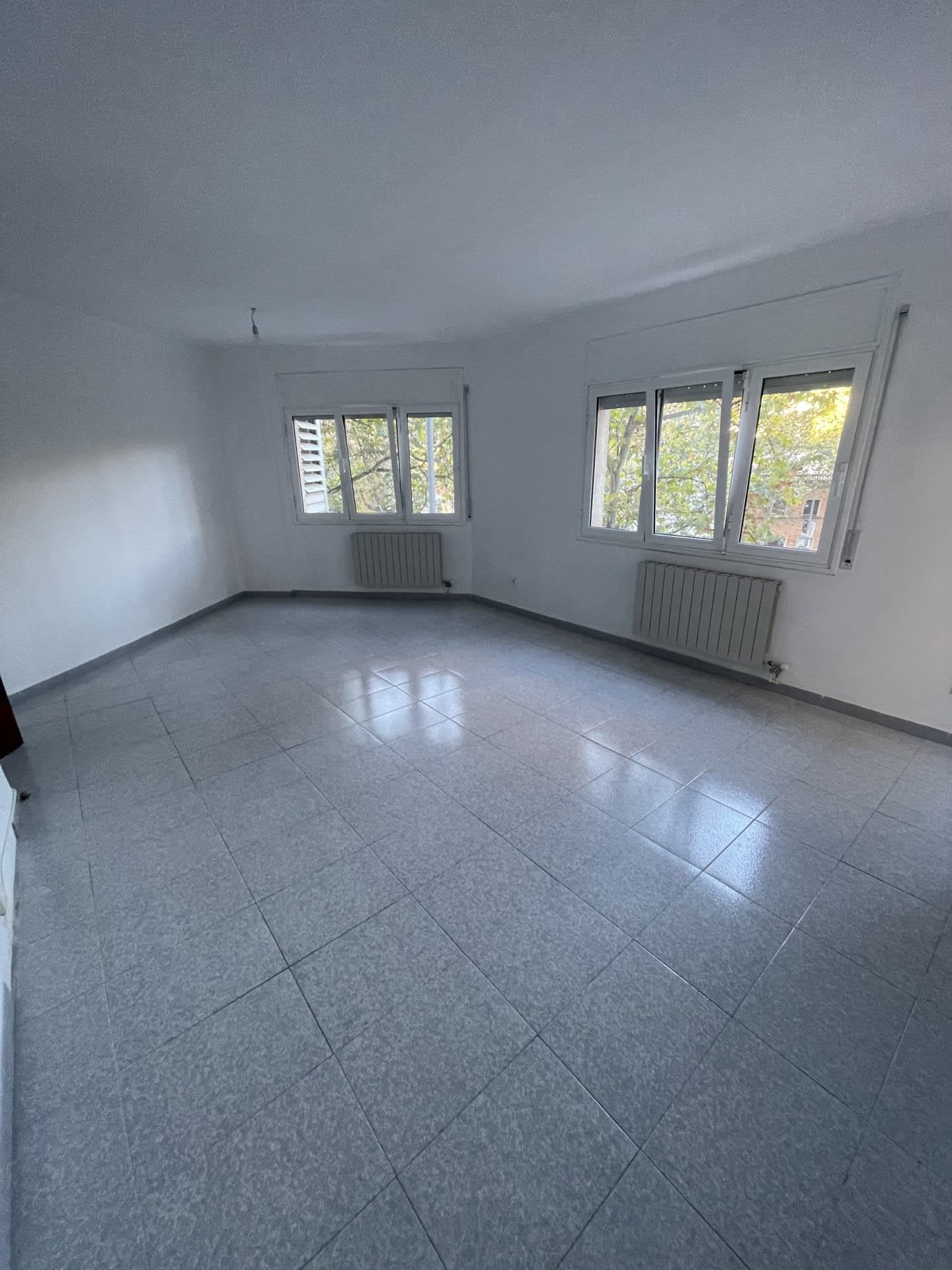 Sala d'estar de Pis de lloguer en Girona Capital amb Calefacció i Balcó