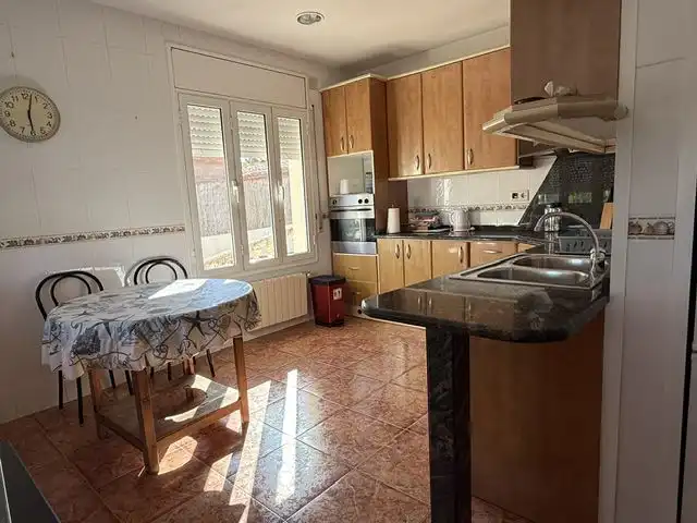 Cocina de Casa o chalet en venta en Vilanova i la Geltrú con Calefacción y Terraza
