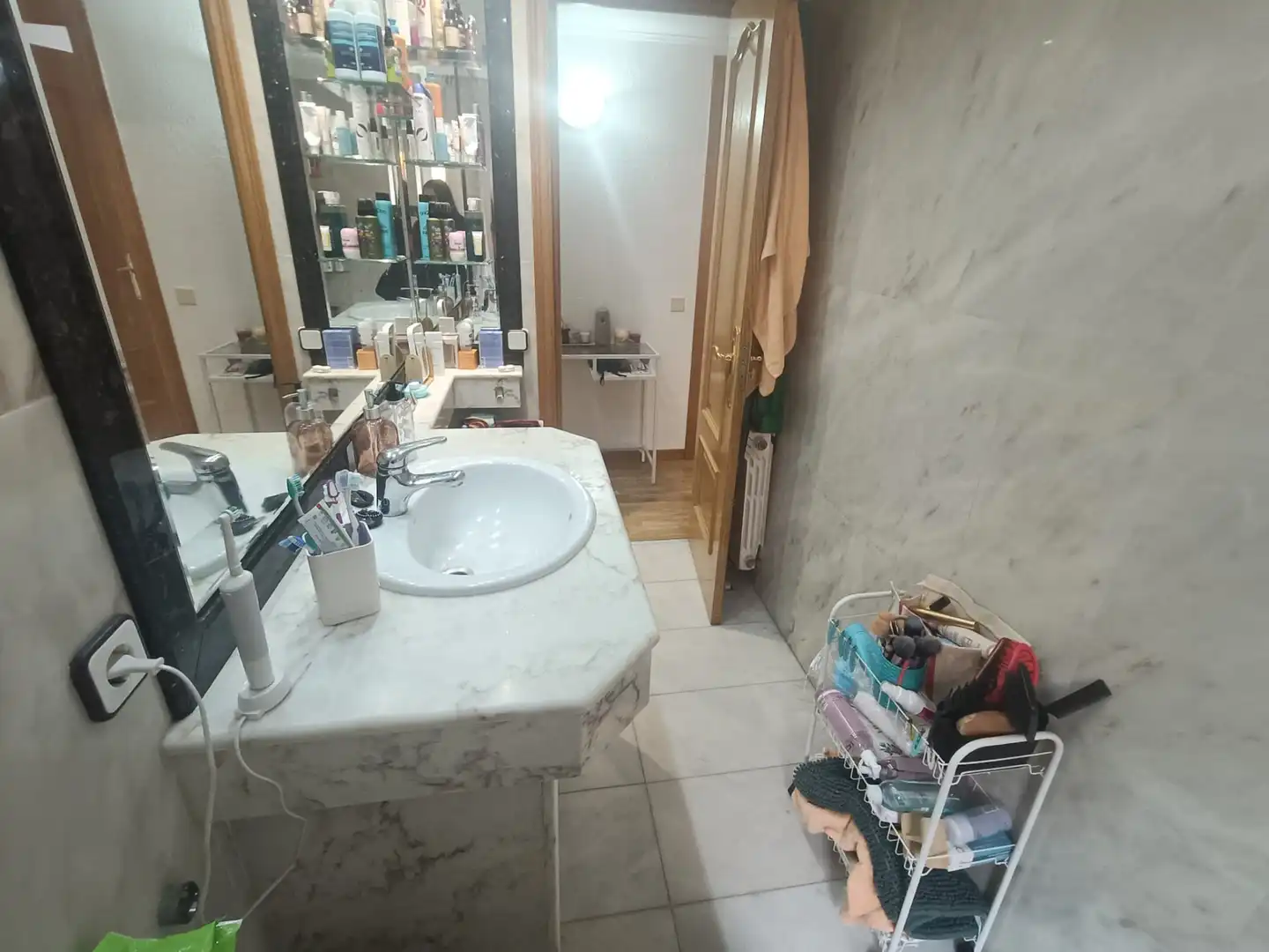 Bathroom of Flat for rent in Salamanca  with Heating, Parquet flooring and Furnished