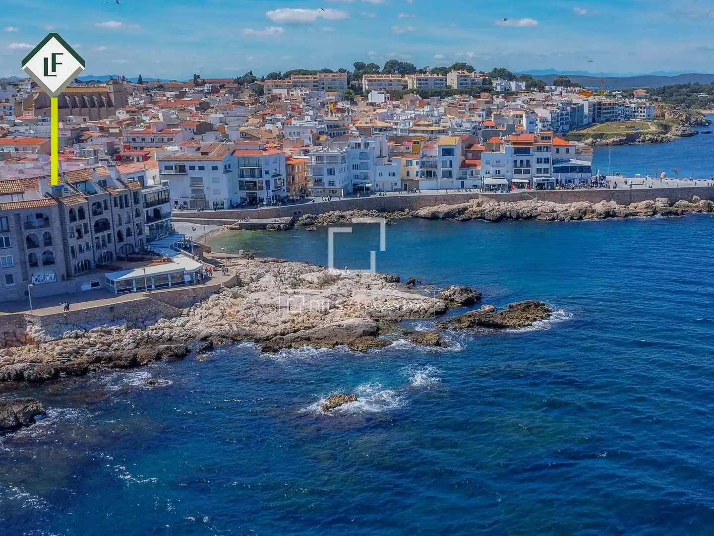 Vista exterior de Piso en venta en L'Escala con Calefacción, Terraza y Trastero