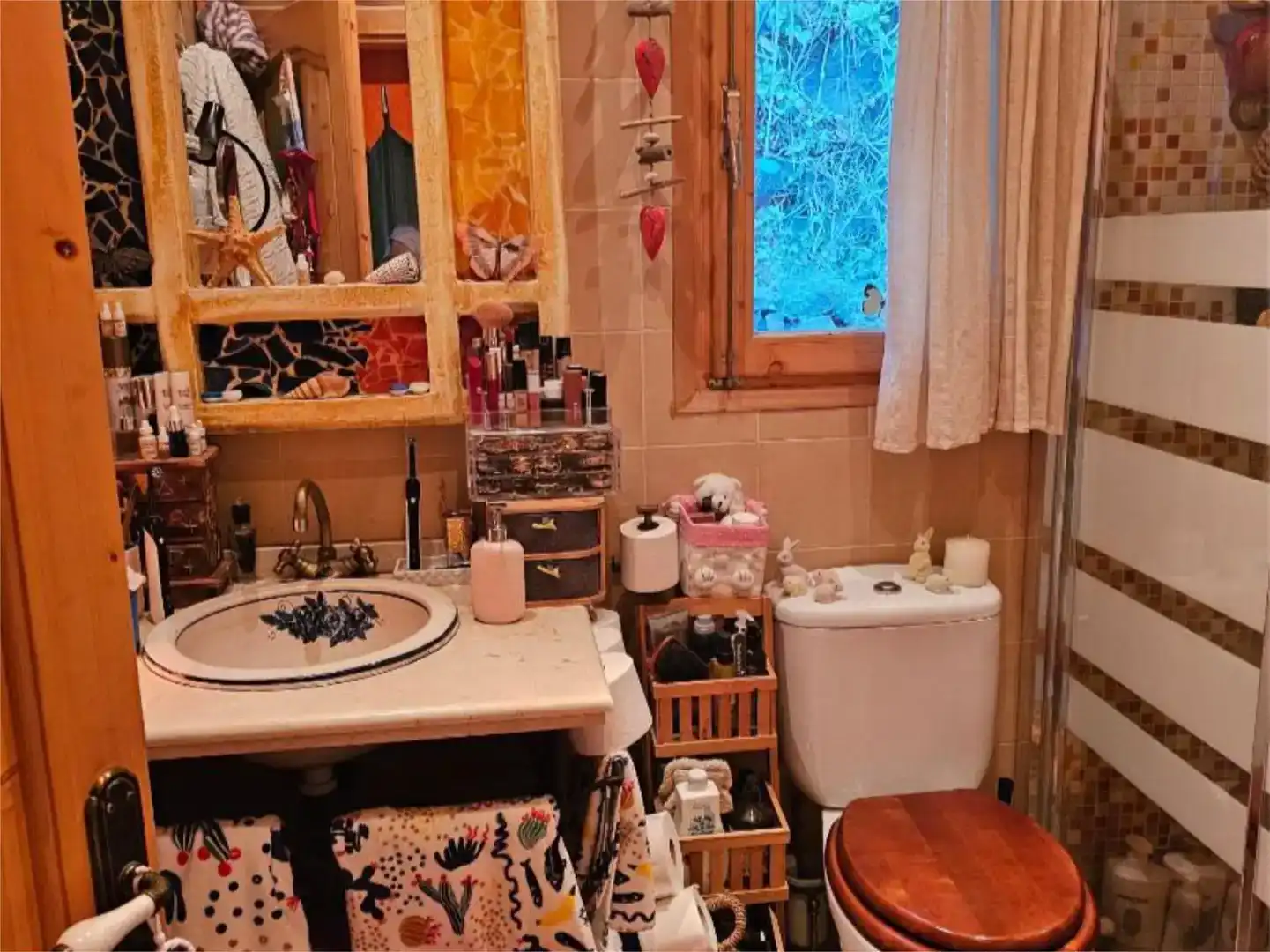 Bathroom of Flat for rent in Torrox  with Air Conditioner, Private garden and Parquet flooring