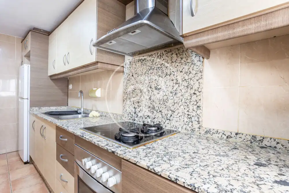 Kitchen of Flat for rent in Valencia  with Heating, Furnished and Balcony