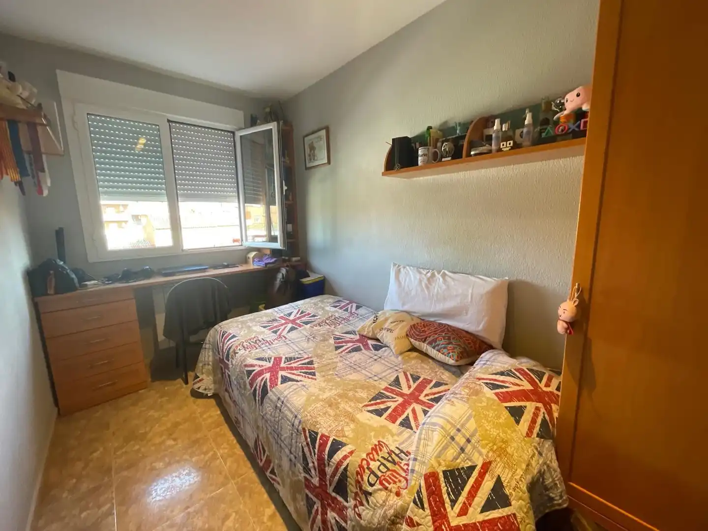Bedroom of Flat for sale in Zaragoza  with Heating, Terrace and Storage room