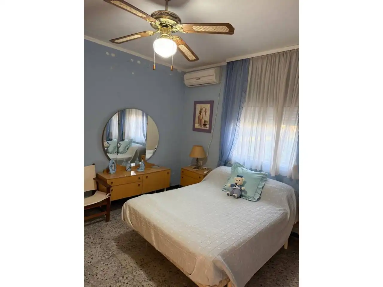 Habitación de Casa o chalet en venta en Carmona con Aire acondicionado, Calefacción y Jardín privado
