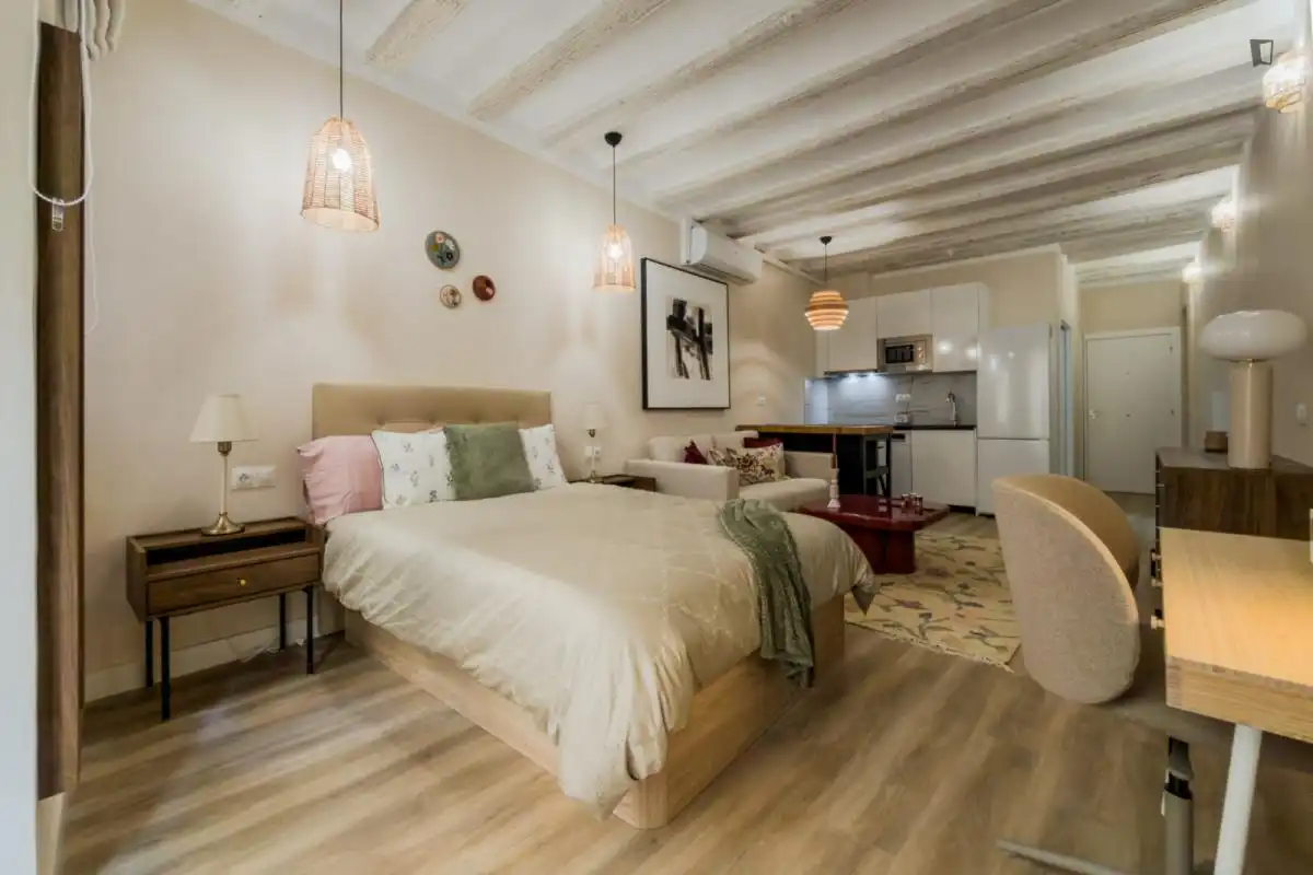 Schlafzimmer von Wohnung zur Miete in Barcelona mit Klimaanlage, Möbliert und Ofen