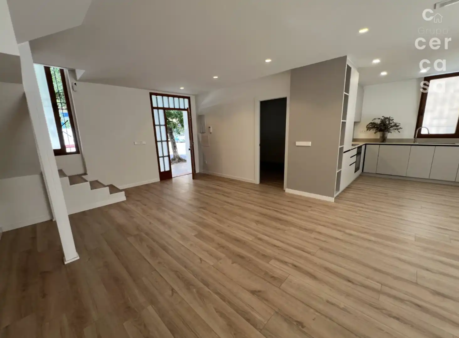 Houses for sale in Valencia  with Air Conditioner and Terrace