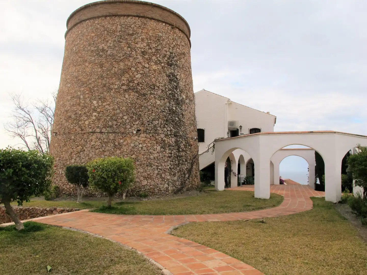 Vista exterior de Apartamento en venta en Nerja con Aire acondicionado, Terraza y Amueblado