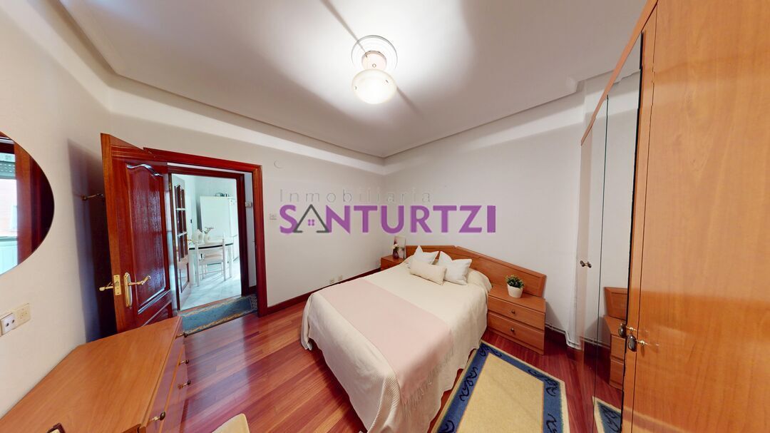 Bedroom of Flat for sale in Santurtzi   with Heating